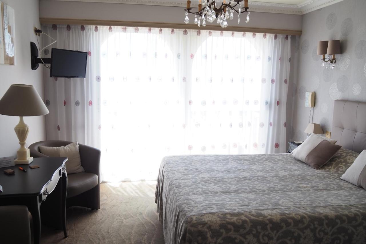 Hotel Primavera แซ็งต์-ปาเลส์-ซูร์-แมร์ ภายนอก รูปภาพ