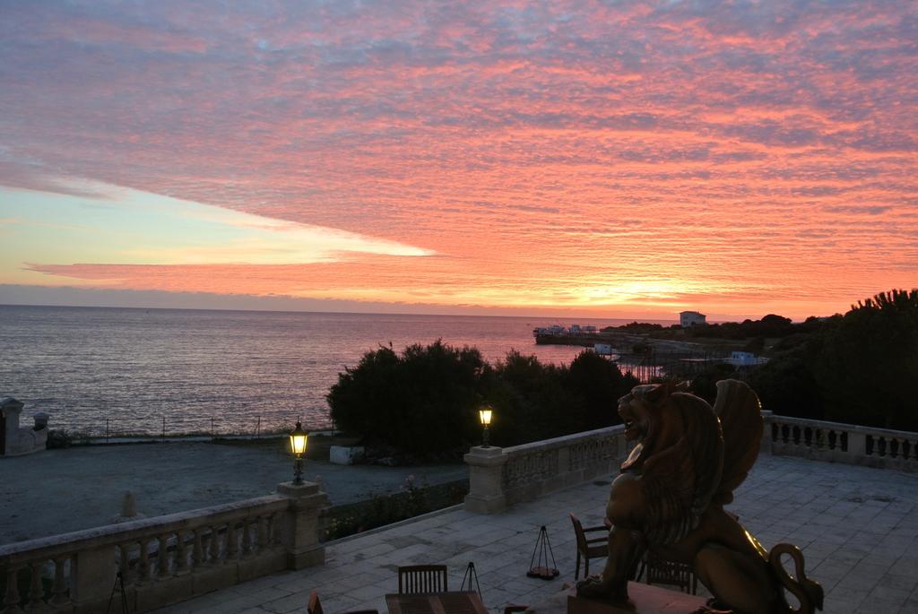 Hotel Primavera แซ็งต์-ปาเลส์-ซูร์-แมร์ ภายนอก รูปภาพ